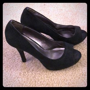 Black platform open toe pumps